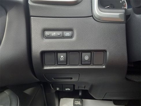 Used 2023 Nissan Murano SV image 24