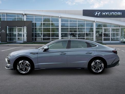 New 2026 Hyundai Sonata SEL FWD image 3