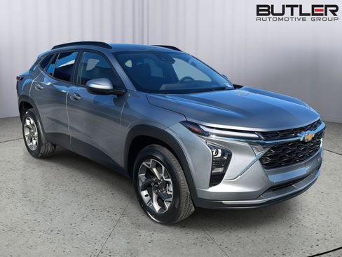 New 2026 Chevrolet Trax LT w/ Driver Confidence Package image 6