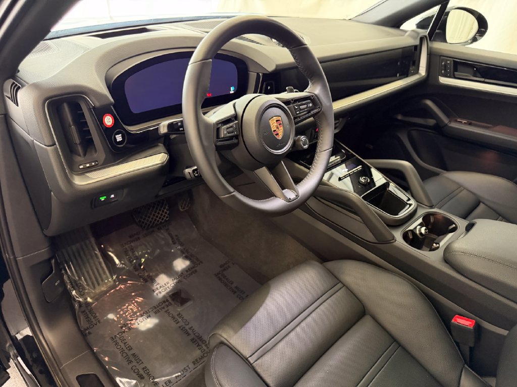 Certified 2026 Porsche Cayenne Coupe AWD/4WD image 4