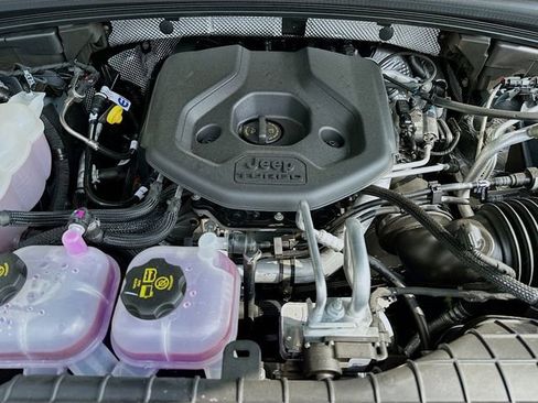 New 2025 Jeep Grand Cherokee Limited 4xe image 32