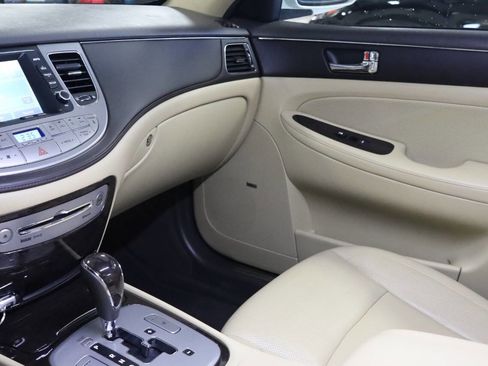 Used 2010 Hyundai Genesis 4.6 image 13