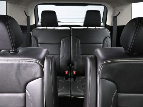 Certified 2023 GMC Acadia Denali w/ Denali Ultimate Package image 11