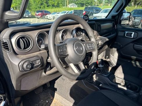 Used 2023 Jeep Wrangler Unlimited Sport AWD/4WD image 8
