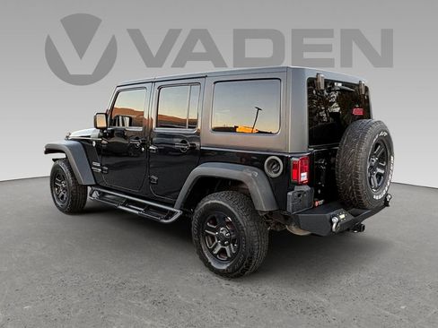 Used 2018 Jeep Wrangler Unlimited Sport w/ Connectivity Group image 18