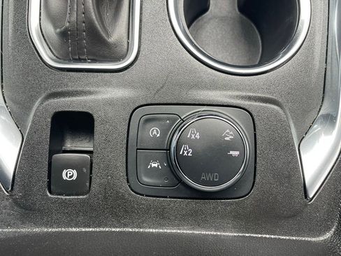 Used 2023 Chevrolet Traverse High Country w/ LPO, Floor Liner Package AWD/4WD image 43