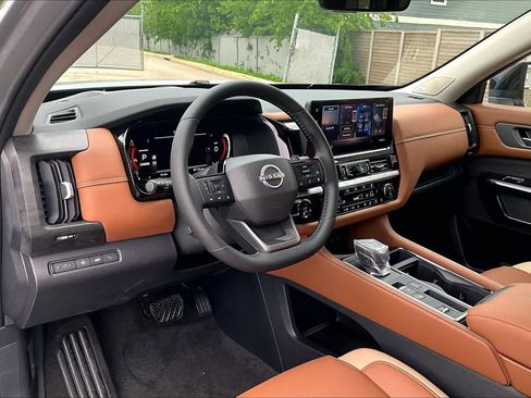New 2026 Nissan Pathfinder Platinum FWD image 10