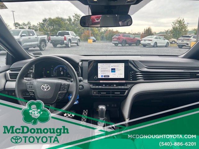 Used 2026 Toyota Camry SE FWD image 9