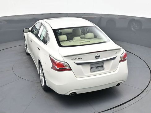 Used 2015 Nissan Altima 2.5 SL w/ Technology Package FWD image 25