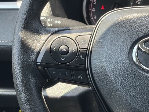 Certified 2025 Toyota RAV4 XLE FWD image 17