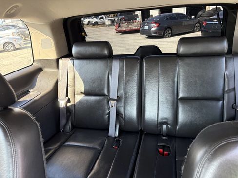 Used 2011 GMC Yukon Denali image 18