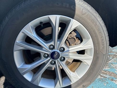 Used 2017 Ford Escape SE FWD image 13