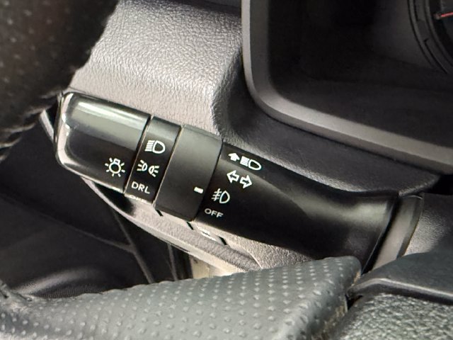 Used 2020 Toyota 4Runner SR5 AWD/4WD image 13