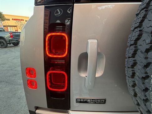 Used 2020 Land Rover Defender 110 First Edition AWD/4WD image 10