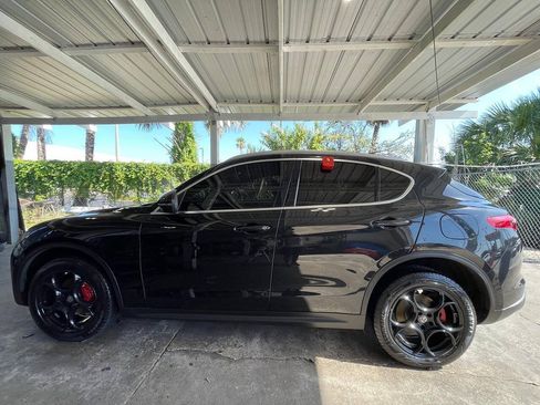 Used 2018 Alfa Romeo Stelvio AWD image 8