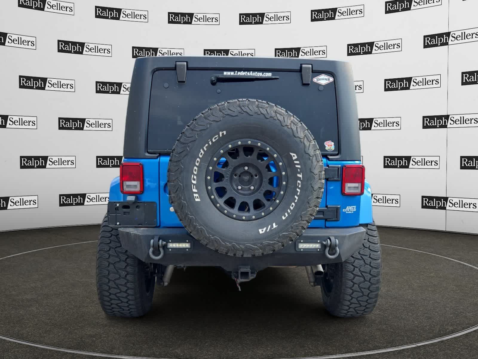 Used 2016 Jeep Wrangler Unlimited Sahara AWD/4WD image 5