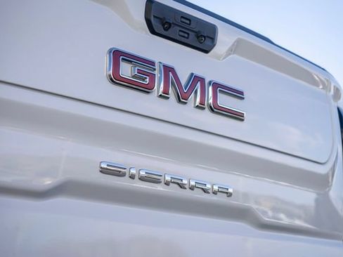 Certified 2025 GMC Sierra 1500 AT4 w/ AT4 Premium Package AWD/4WD image 27