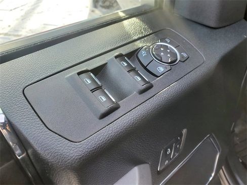 Used 2018 Ford F150 Platinum w/ Equipment Group 701A Luxury image 17