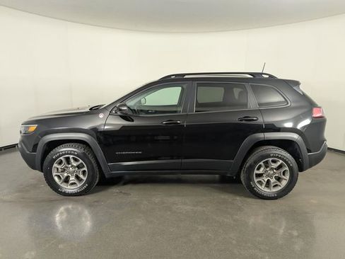 Used 2022 Jeep Cherokee Trailhawk image 5
