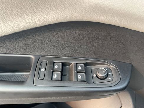 New 2025 Volkswagen Taos S image 16