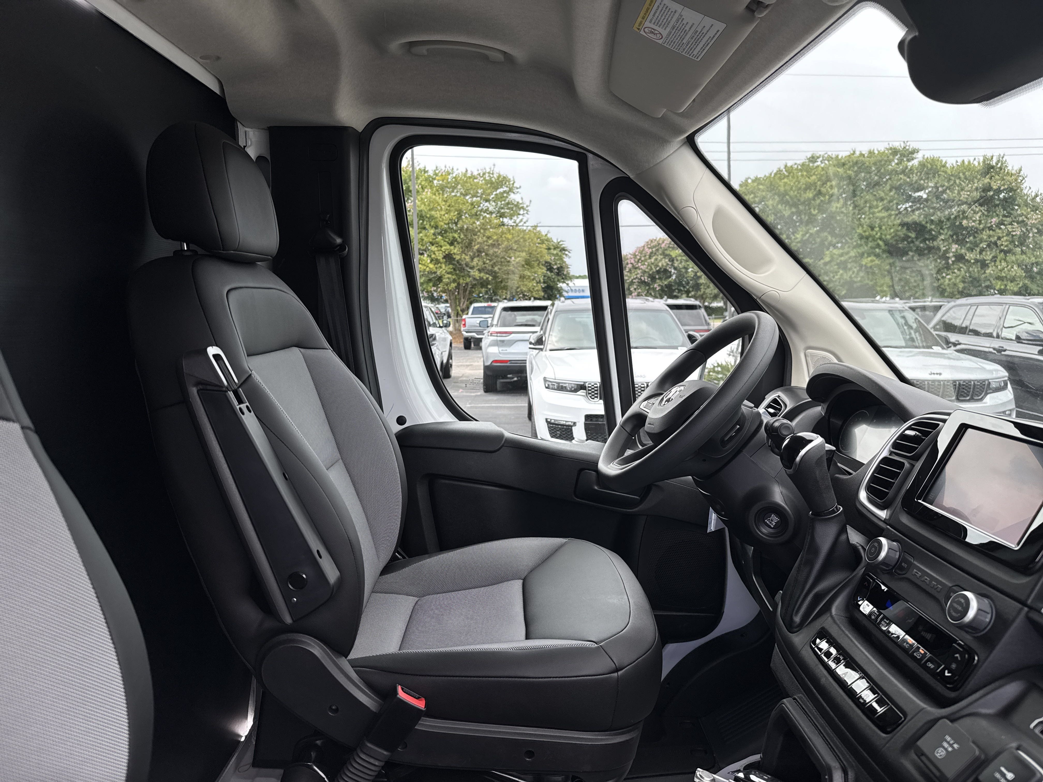 Used 2025 RAM ProMaster 3500 w/ Quick Order Package 22G SLT FWD image 16