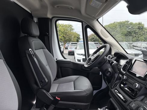 Used 2025 RAM ProMaster 3500 w/ Quick Order Package 22G SLT FWD image 16