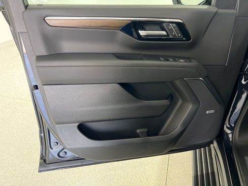 New 2026 Chevrolet Suburban High Country image 20