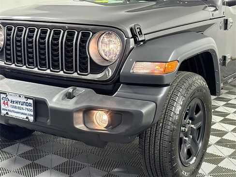 Used 2025 Jeep Wrangler Sport image 3