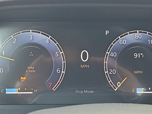 New 2025 Jeep Grand Cherokee Altitude image 16