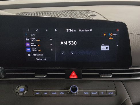 Used 2023 Hyundai Elantra SEL w/ Convenience Package image 25