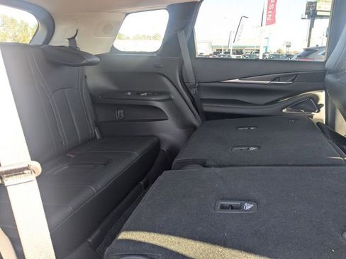Used 2025 INFINITI QX60 Sensory w/ Vision Package image 32