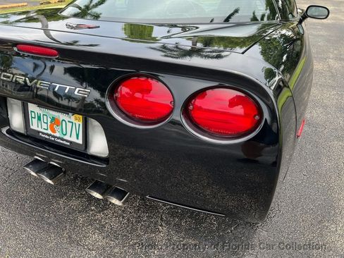 Used 1998 Chevrolet Corvette Coupe w/ Roof Pkg RWD image 28