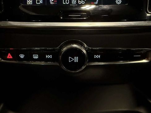 Used 2025 Volvo S60 B5 Core FWD image 32