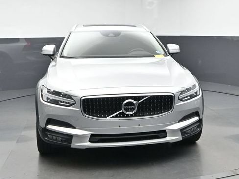 Used 2018 Volvo V90 T6 Cross Country w/ Convenience Package AWD/4WD image 2