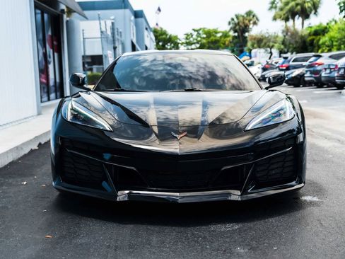 Used 2025 Chevrolet Corvette Z06 RWD image 2
