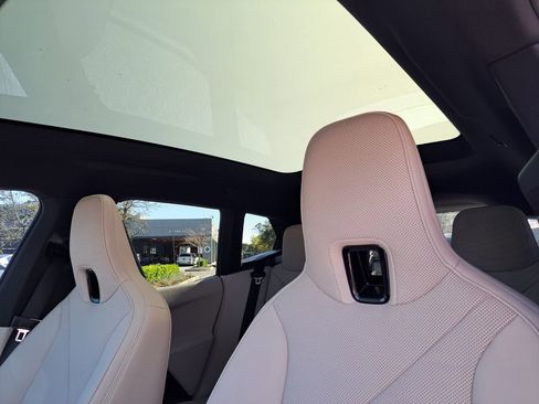 Used 2025 BMW iX xDrive50 w/ Premium Package image 32