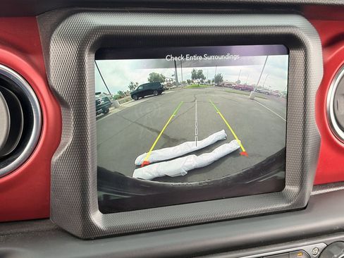 Used 2021 Jeep Wrangler Unlimited Rubicon AWD/4WD image 28