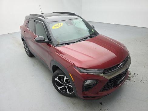 Used 2023 Chevrolet TrailBlazer RS AWD/4WD image 2