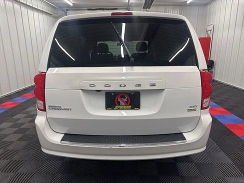 Used 2019 Dodge Grand Caravan SXT FWD image 4
