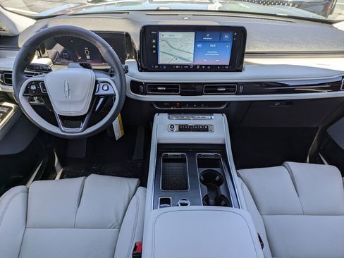 New 2026 Lincoln Aviator Reserve AWD/4WD image 16
