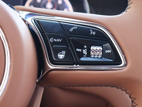 Used 2024 Bentley Flying Spur V8 AWD/4WD image 26