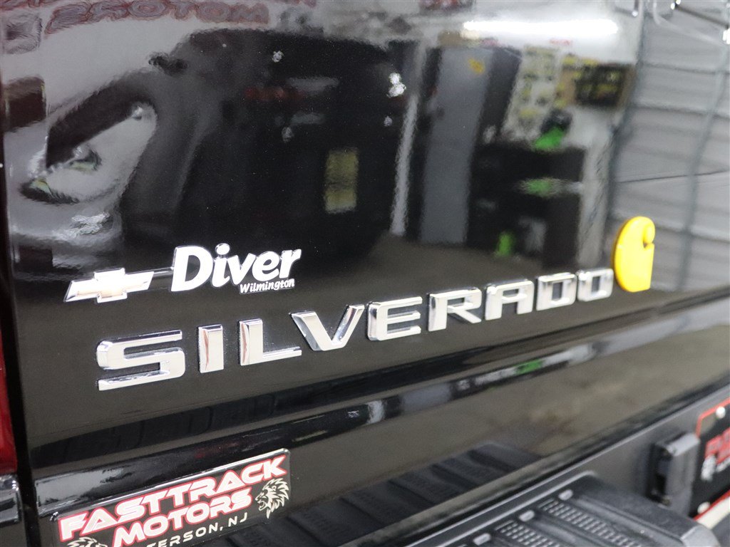 Used 2021 Chevrolet Silverado 2500 LTZ w/ Carhartt Edition AWD/4WD image 12