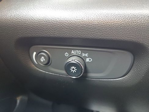 Used 2023 Chevrolet Traverse LT FWD image 39