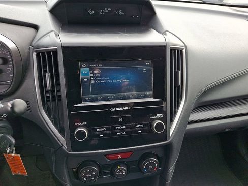 Used 2018 Subaru Crosstrek 2.0i Premium image 14