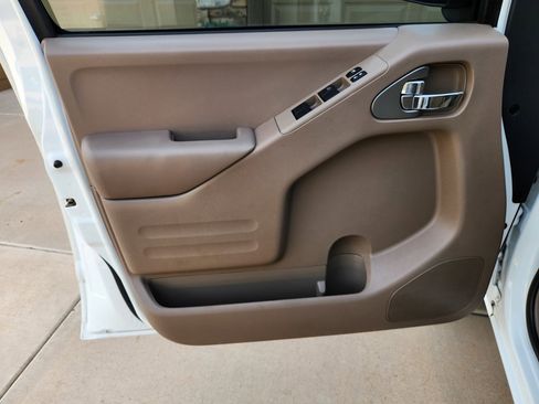 Used 2017 Nissan Frontier SV image 34