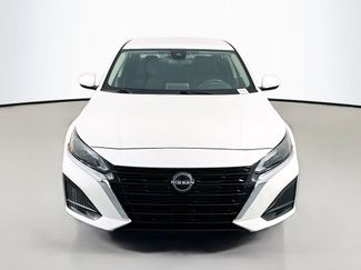 Used 2023 Nissan Altima 2.5 SV FWD video 2