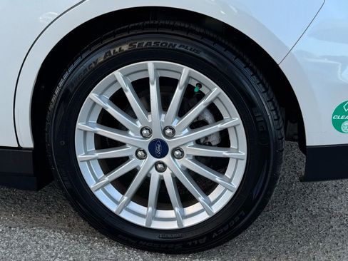 Used 2016 Ford C-MAX Energi SEL w/ Equipment Group 302A image 38