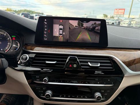 Used 2019 BMW 540i xDrive w/ M Sport Package image 40