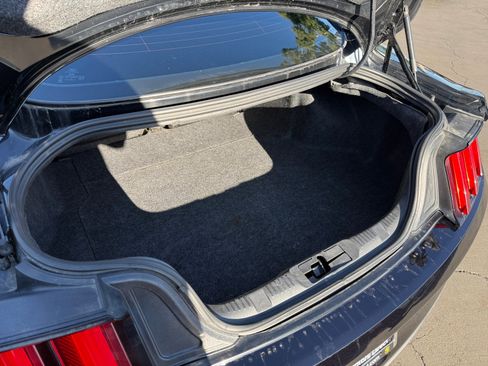 Used 2016 Ford Mustang Premium image 19