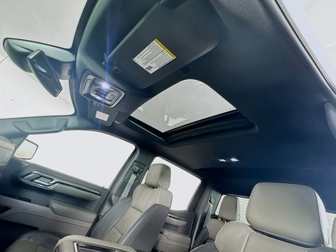 Used 2022 Chevrolet Silverado 1500 ZR2 image 15